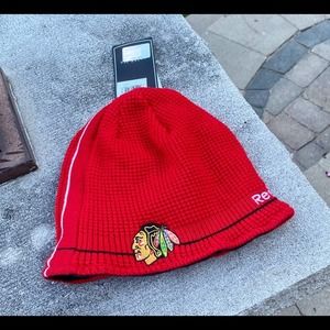 Chicago Blackhawks Hockey Girls Red‎ Reebok Reversible  Knit Hat New with Tags